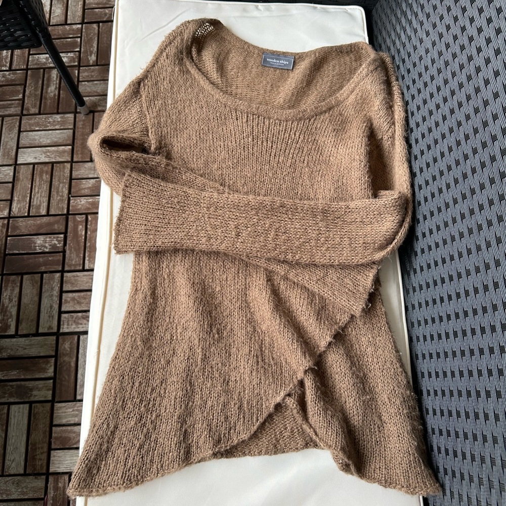 Wool-Blend Sweater with a Tuliped Bottom